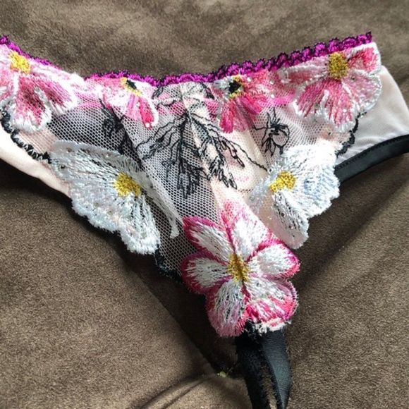 Victoria's Secret Garter Belt M/L💥PRICE DROP💥 - Picture 3 of 6